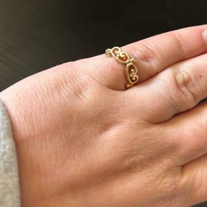 Gold princess ring